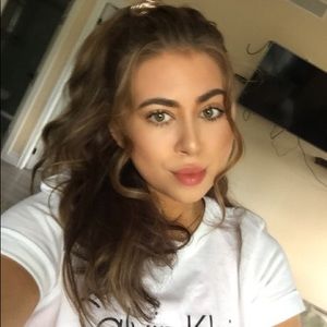 Meet your Posher, Hailey